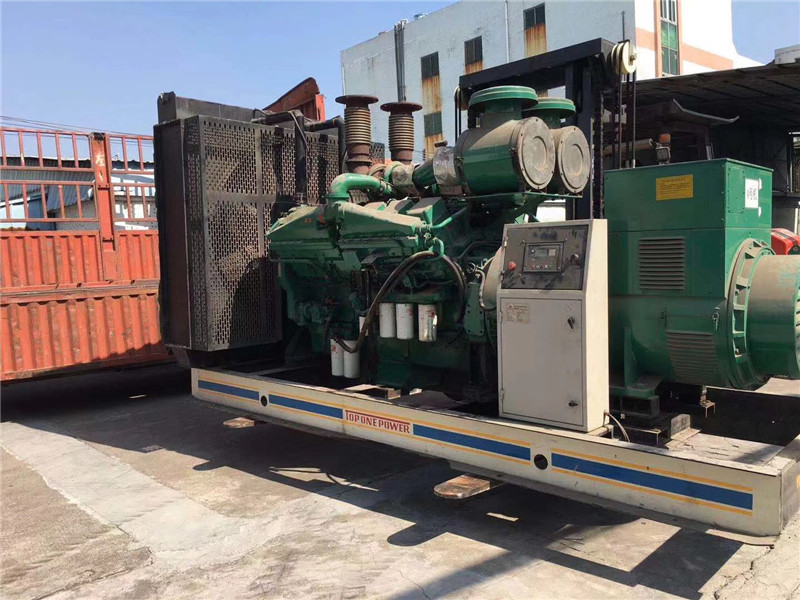 沛县如何判断柴油发电机组的机油温度是否达到了合适的预热温度？